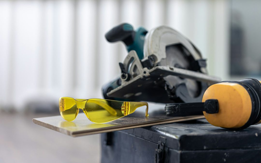 Mastering Power Tools: Essential Gear and Safety Tips for Safe and Efficient Use